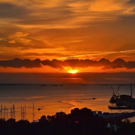 شقة Atico De Lujo Con Vistas Al Mar Sant Carlos de la Ràpita المظهر الخارجي الصورة