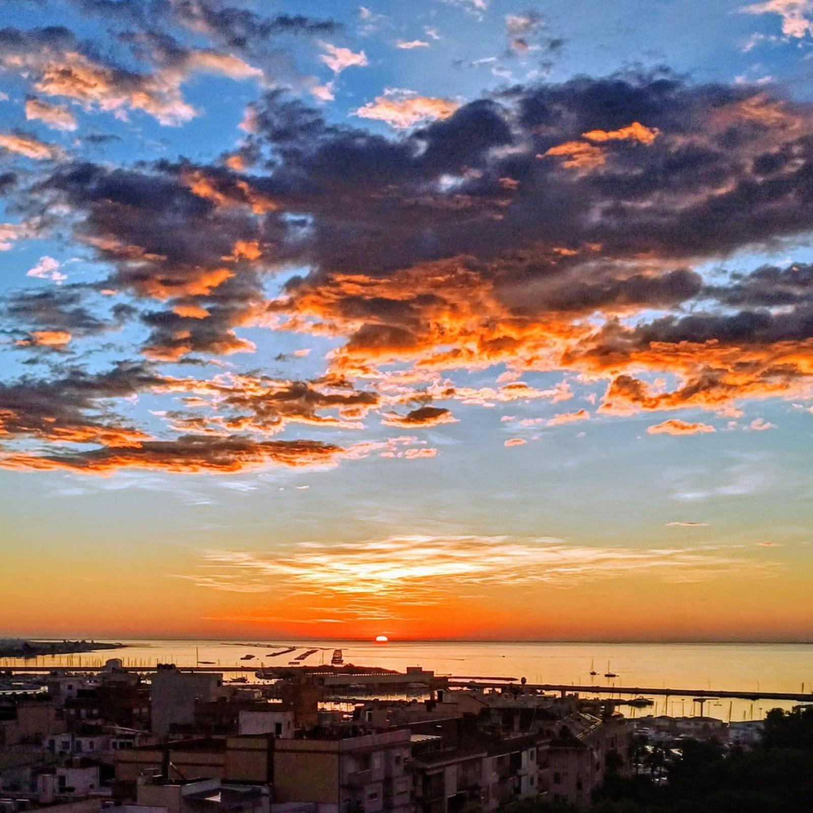 شقة Atico De Lujo Con Vistas Al Mar Sant Carlos de la Ràpita المظهر الخارجي الصورة